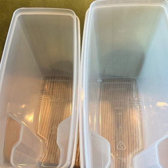 Bundle 2 Rubbermaid Servin Savers- EC SFH - Picture 6 of 9